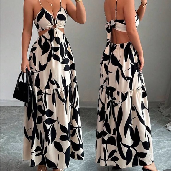 Chic Black and White Maxi Dress - Picture 1 of 2